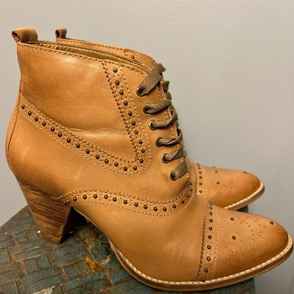 Anthropologie cognac lace up bootie with heel